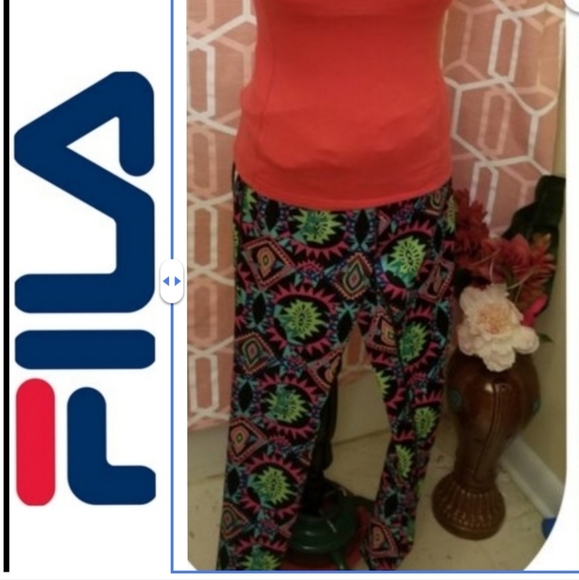 👖Fila Running Leggings & Fabulous Foursome Includes 3 Tops 🌏 - Picture 10 of 10